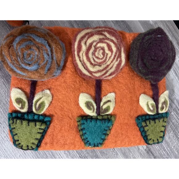 Rising Tide 100% Wool Clutch Bag Zip 8 1/4” x 6” - Picture 6 of 6